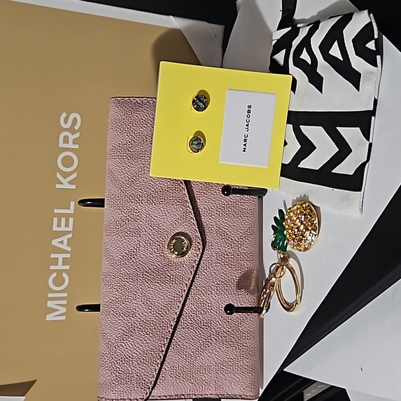 Michael Kors Handbags - MICHAEL KORS NWOT wallet, MARK JACOB earings, and charm bundle